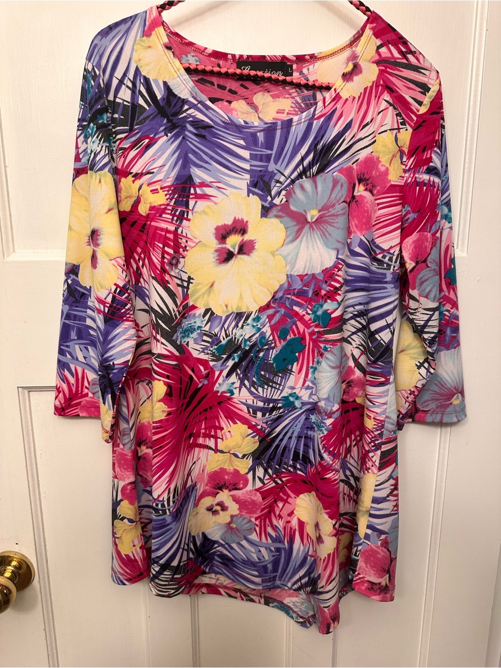 ⭐️ Creation Lg Tropical Asymmetrical Hemline and 3/4 sleeve